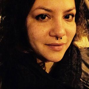 Meet your Posher, Elizabeth